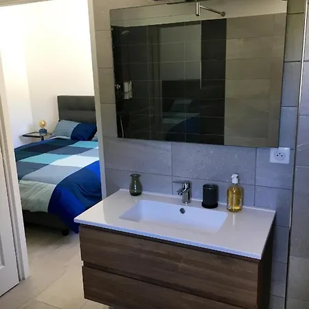 דירה Avec Terrasse Vue A 57 M² Proche Plages *
